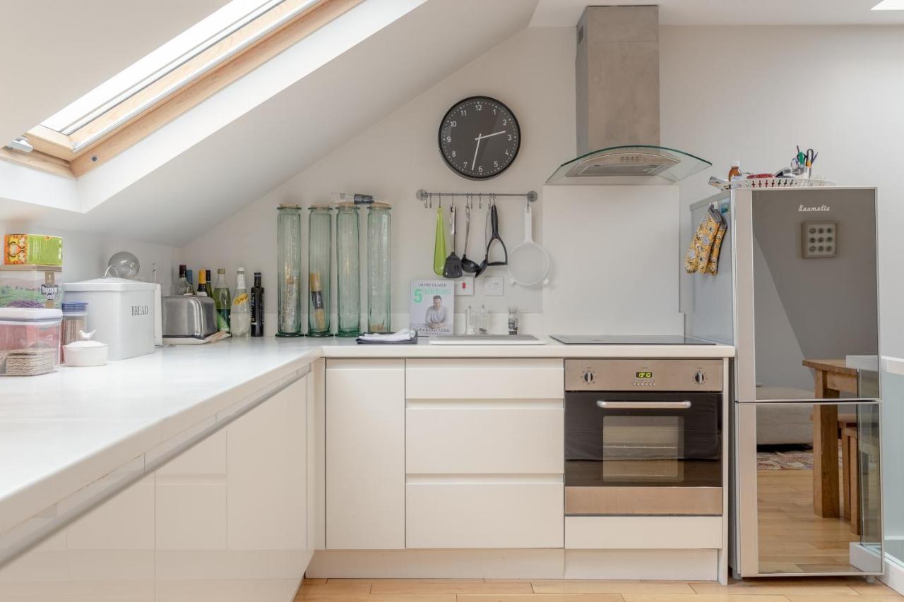 2 Bedroom Apartment Hammersmith Grove Sleeps 4 Лондон Экстерьер фото