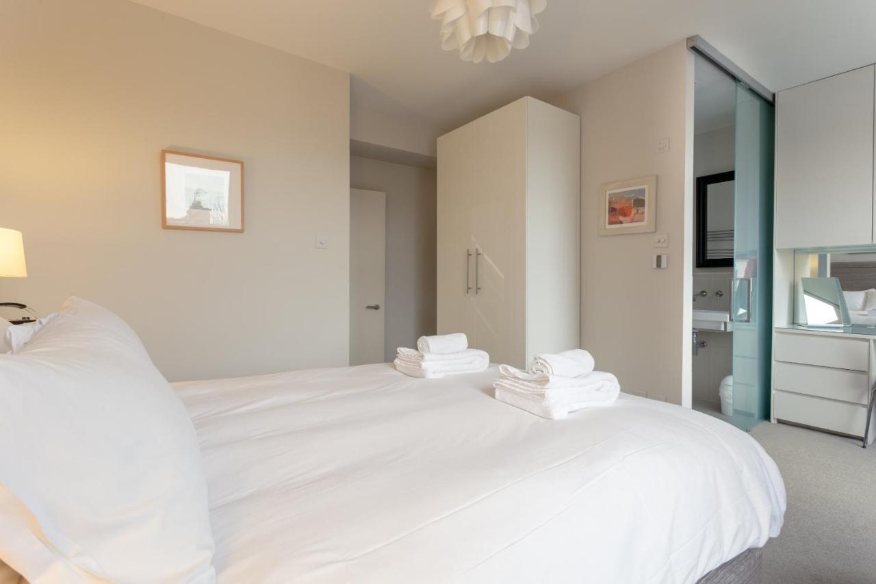 2 Bedroom Apartment Hammersmith Grove Sleeps 4 Лондон Экстерьер фото